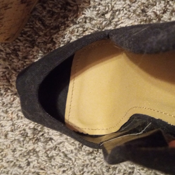 Black Heels - Picture 3 of 5